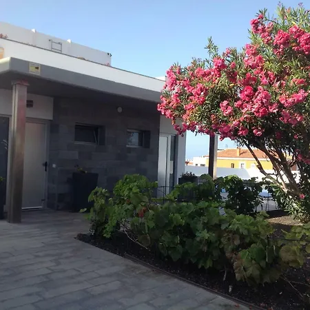 Petit Paradis - A Little Bit Of Heaven *