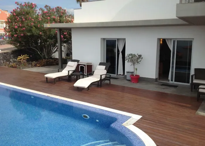 Petit Paradis - A Little Bit Of Heaven Callao Salvaje