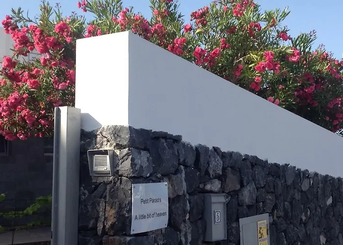 Petit Paradis - A Little Bit Of Heaven *